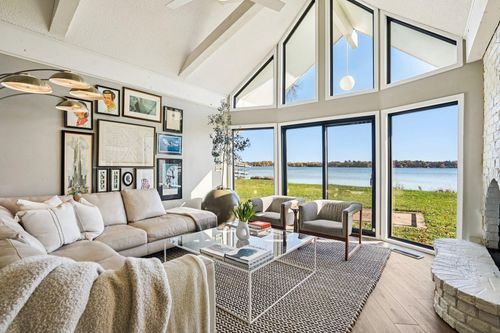 5432 Lake Ave, Shoreview, MN, 55126-1312 | Card Image