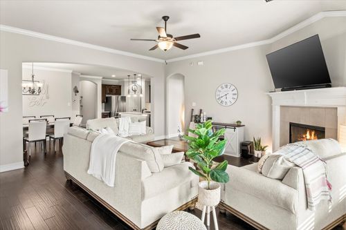 205 Carson Dr, Waxahachie, TX, 75167-0131 | Card Image