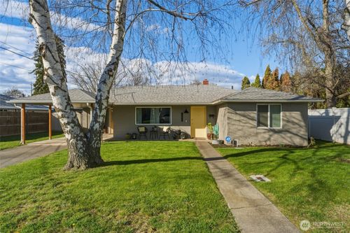 1557 J Street, Walla Walla, WA, 99362 | Card Image