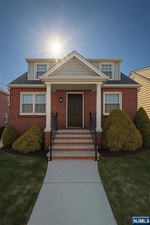 127 Main St, Garfield, NJ, 07026-2522 | Card Image