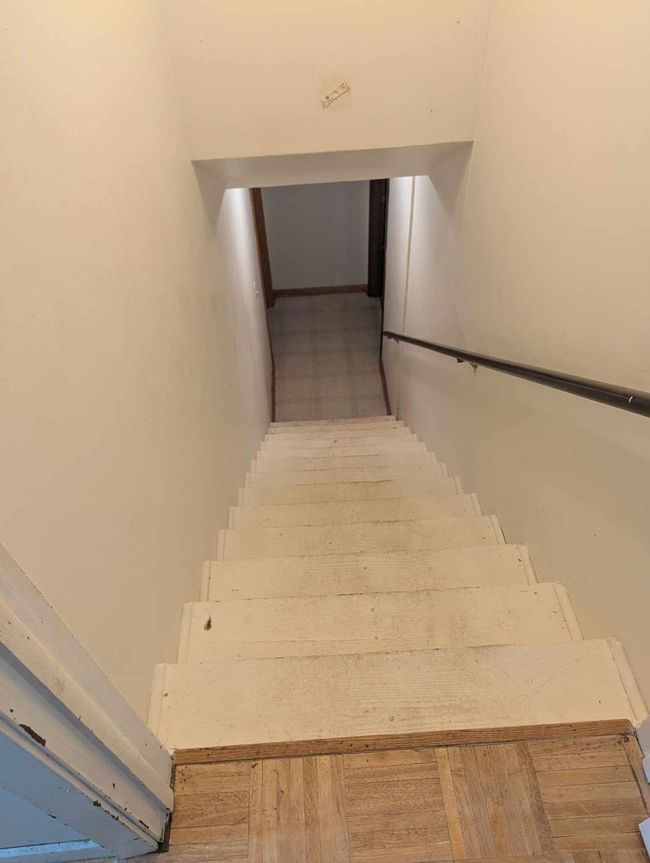 Stairs going to lower level | Image 24