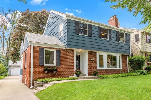 6265 N Bay Ridge Avenue, Whitefish Bay, WI, 53217 | Card Image