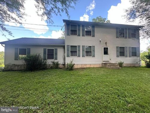 109 Juniper Ln, East Stroudsburg, PA, 18301-7752 | Card Image