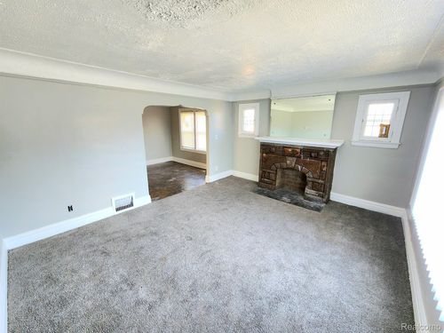 14615 Mettetal St, Detroit, MI, 48227-1877 | Card Image