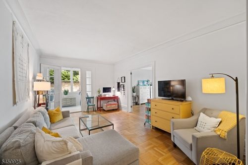 105-16 Forest St, Montclair, NJ, 07042-3516 | Card Image