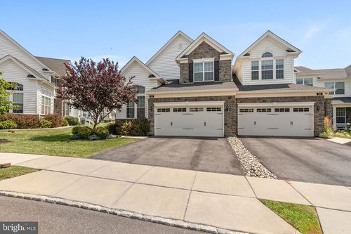 221 Girard Ave, NEWTOWN SQUARE, PA, 19073-1331 | Card Image