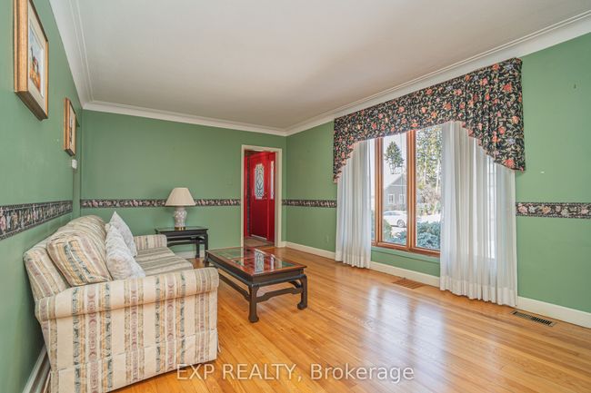 76 Cote Des Neiges Rd, House other with 2 bedrooms, 2 bathrooms and 2 parking in Nepean ON | Image 6