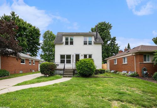 21604 Grand Lake St, Saint Clair Shores, MI, 48080-4009 | Card Image