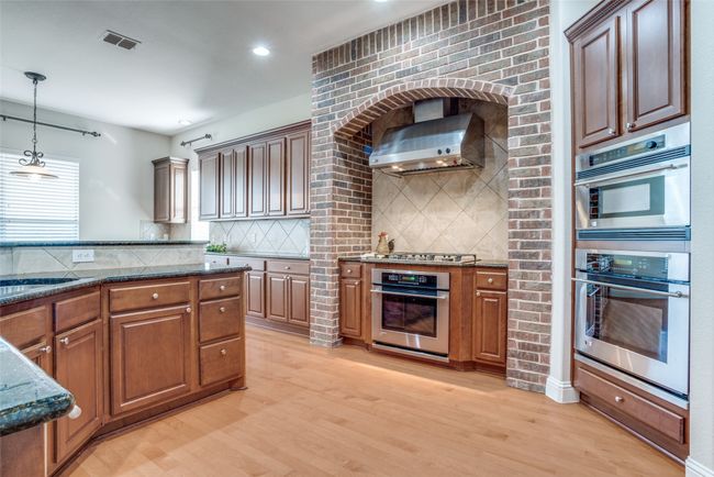6672 Lincoln Hills Ct, House other with 3 bedrooms, 2 bathrooms and null parking in Frisco TX | Image 10