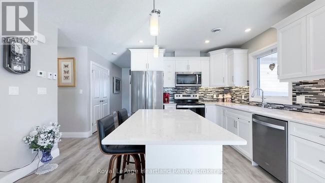 273 Lake Breeze Dr, House other with 2 bedrooms, 2 bathrooms and 3 parking in Goderich ON | Image 11