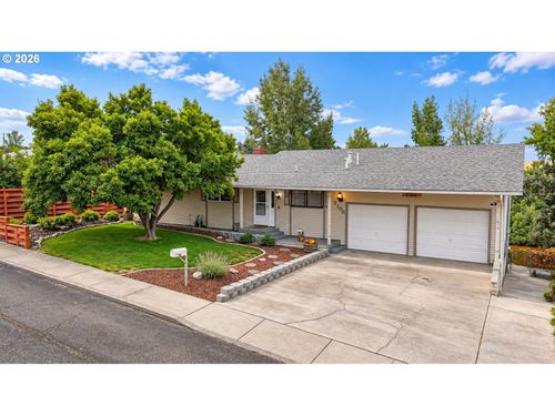 2106 Sw Nye Ave, Pendleton, OR, 97801 | Card Image