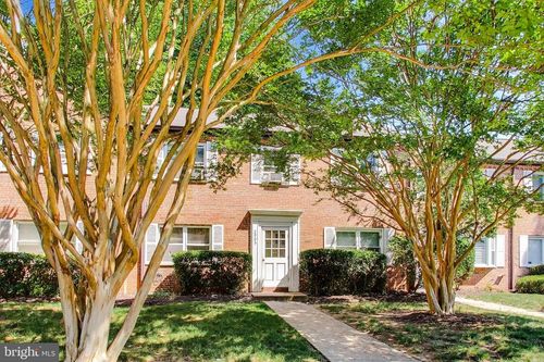 2905b-2905 16th Rd S, ARLINGTON, VA, 22204-9431 | Card Image