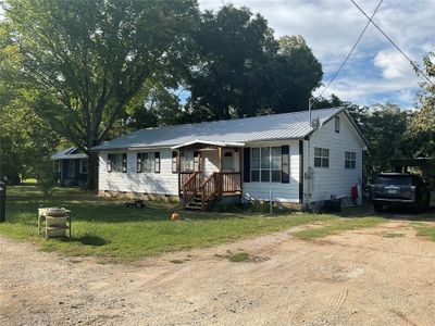 View of front of house with a front lawn | Image 1