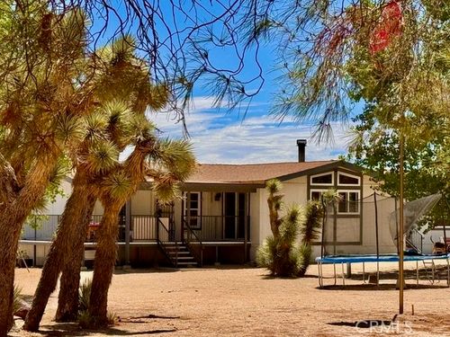 u-11023 Ailanthus St, Phelan, CA, 92371-7606 | Card Image