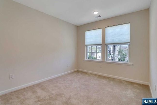 12-10 Plaza Rd, Townhouse with 3 bedrooms, 4 bathrooms and null parking in Fair Lawn NJ | Image 20
