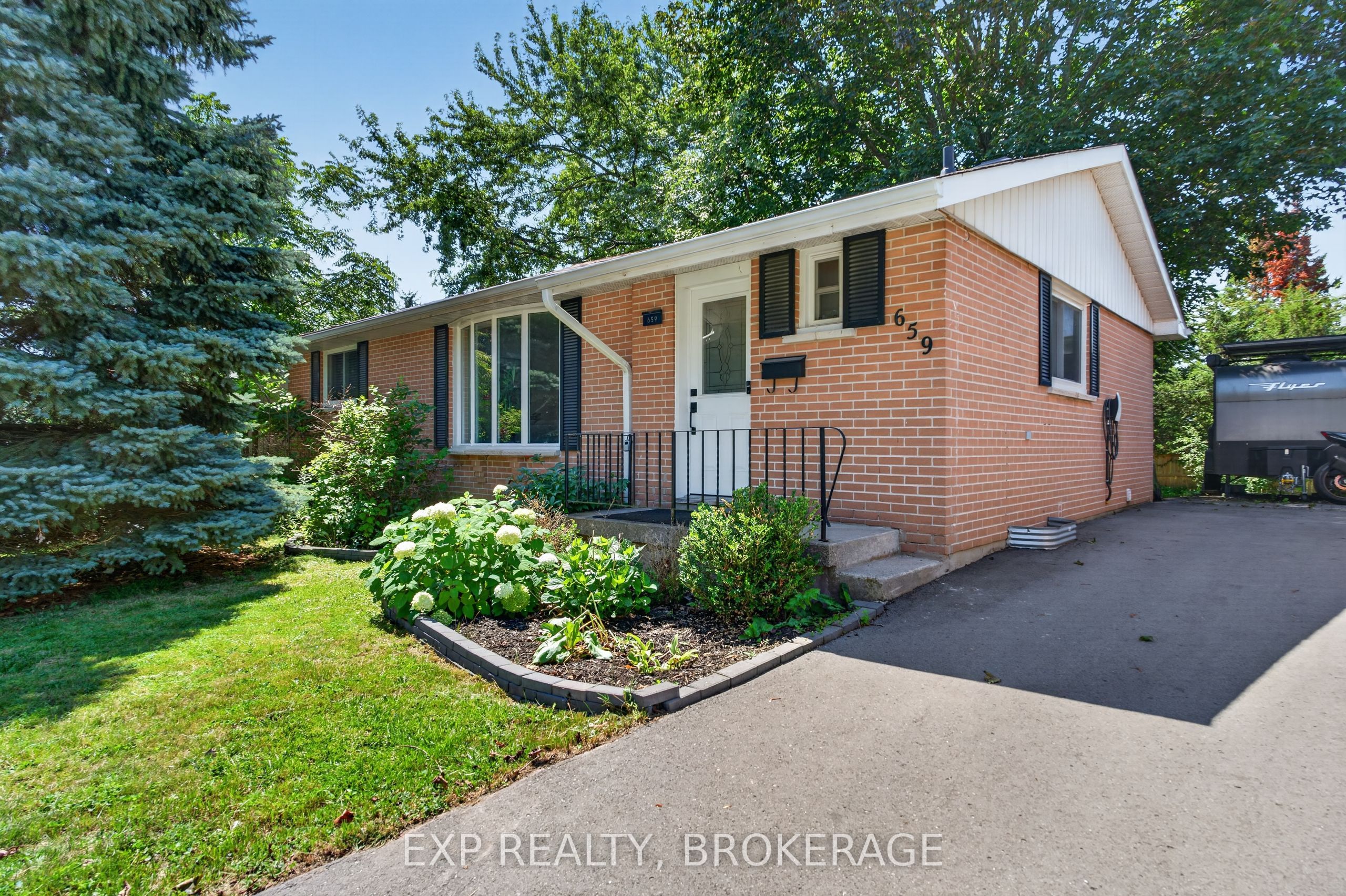 Residential in Kingston 2