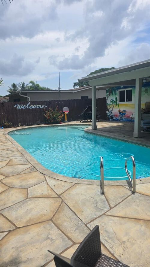 8291 Nw 17th Ct, Pembroke Pines, FL, 33024-3501 | Card Image