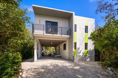 20 Coral Dr, Key Largo, FL, 33037-4350 | Card Image