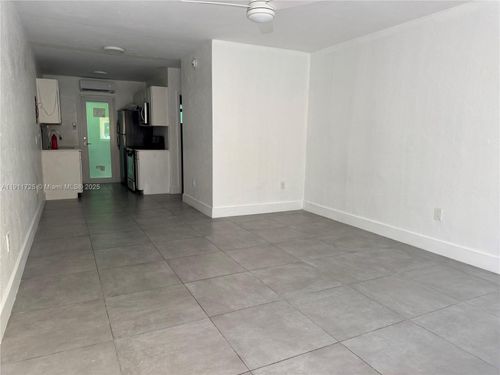 apt-10-75 Washington Ave, Miami Beach, FL, 33139-7357 | Card Image