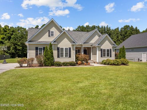 541 Park Meadows Dr, Newport, NC, 28570-8199 | Card Image
