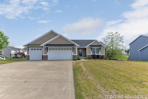 3899 Chester St, Hudsonville, MI, 49426-8879 | Card Image