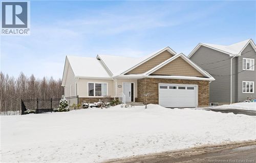 128 Oakfield Dr, Riverview, NB, E1B0S6 | Card Image