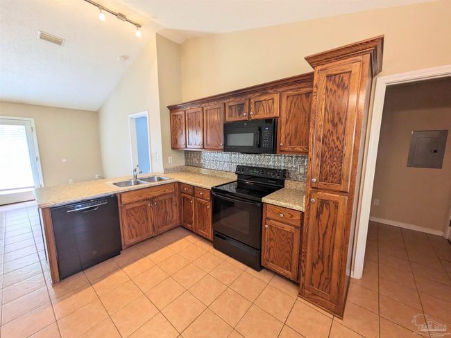 4920 Mayo Cir, House other with 3 bedrooms, 2 bathrooms and 1 parking in Pace FL | Image 12