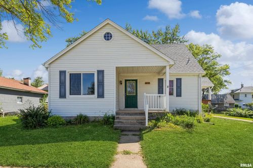 407 East St, Grand Mound, IA, 52751-7705 | Card Image