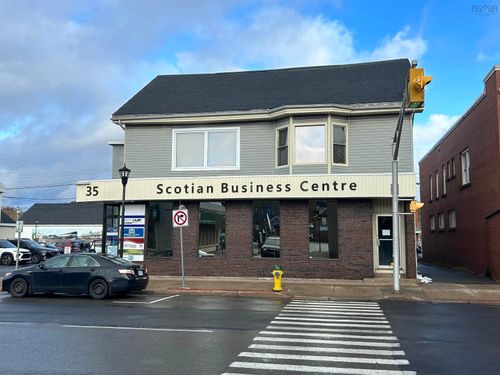 35 Webster St, Kentville, NS, B4N1H4 | Card Image