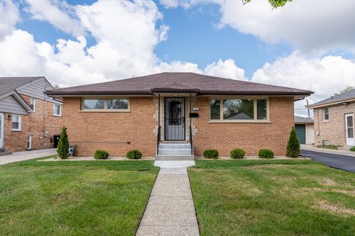 2234 S 18th Ave, Broadview, IL, 60155-3926 | Card Image
