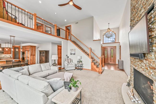 W226N3550 Wethersfield Road, House other with 5 bedrooms, 3 bathrooms and null parking in Pewaukee WI | Image 7