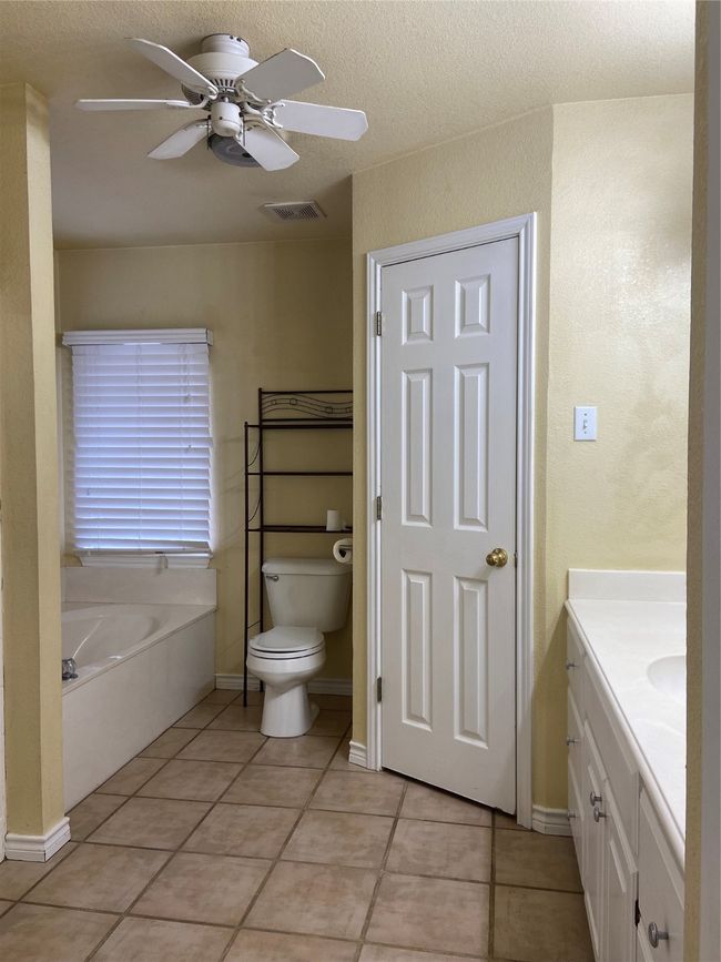 1102 N Main St, House other with 3 bedrooms, 2 bathrooms and null parking in Leonard TX | Image 13