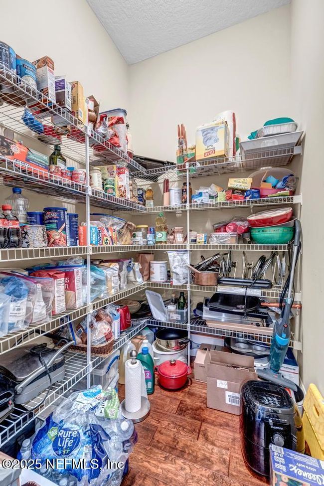 Large walk in pantry | Image 35