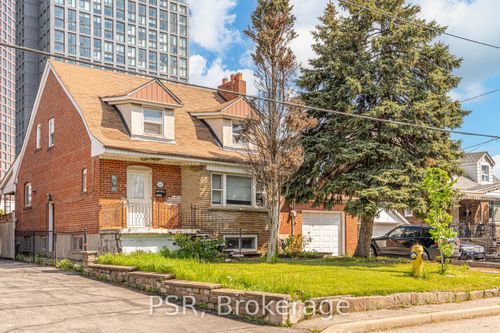14 Jane Osler Boulevard, North York, ON, M6A1W7 | Card Image
