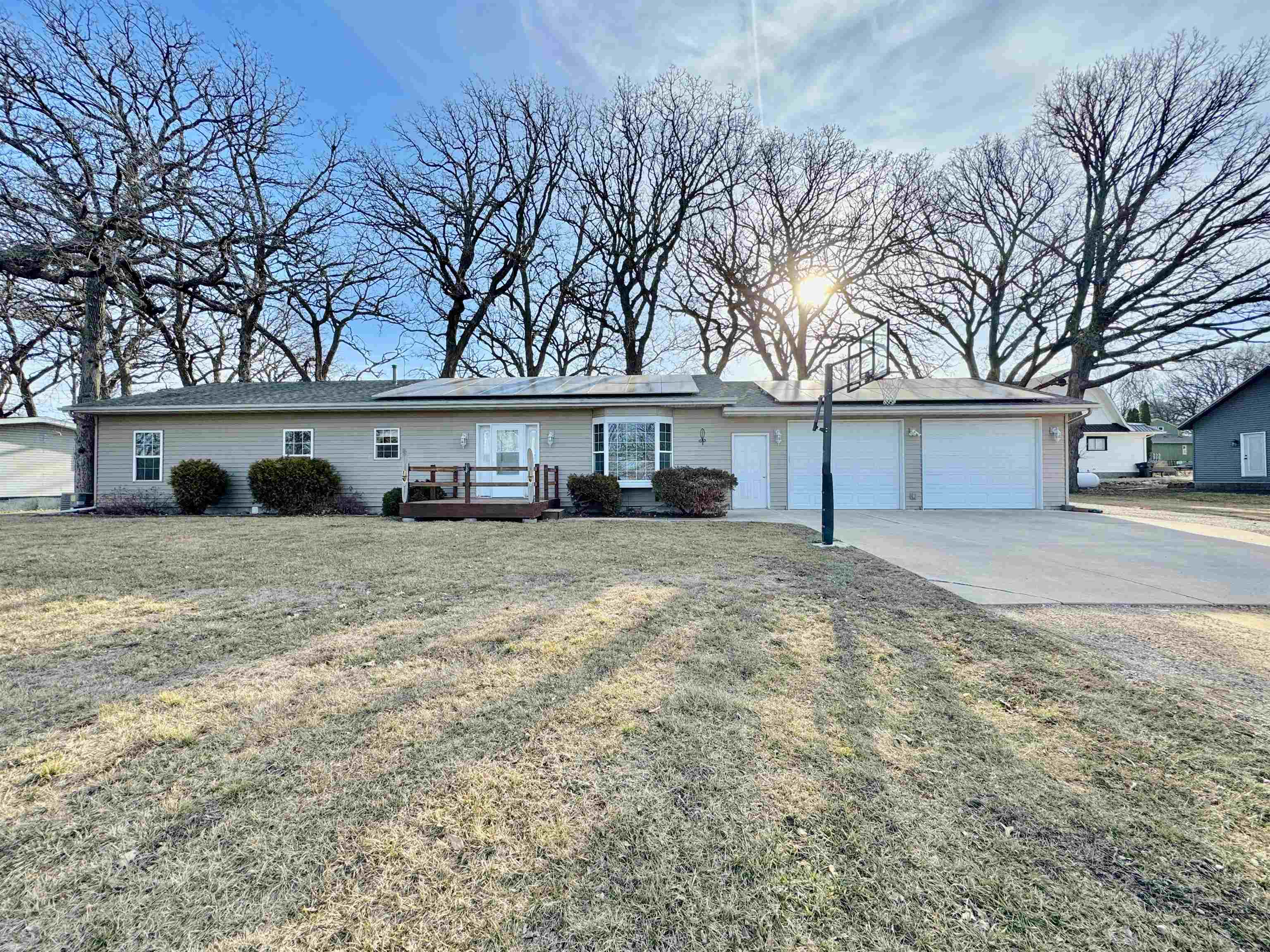 Martin Dr, Spirit Lake, IA 51360