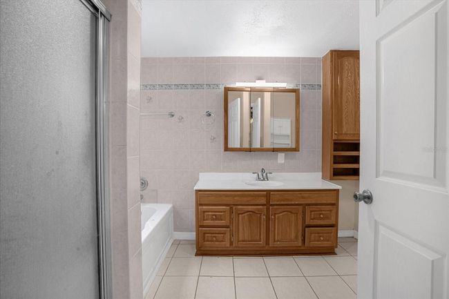 Master Bathroom | Image 7