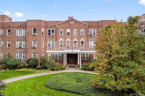 3a6-2 Overlook Road, White Plains, NY, 10605 | Card Image