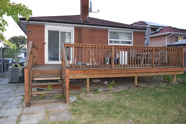 52 Peace Dr, House other with 6 bedrooms, 4 bathrooms and 4 parking in Scarborough ON | Image 29