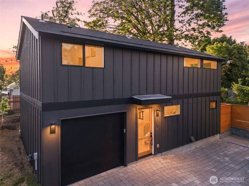 11731 Durland Ave Ne, Seattle, WA, 98125-5902 | Card Image