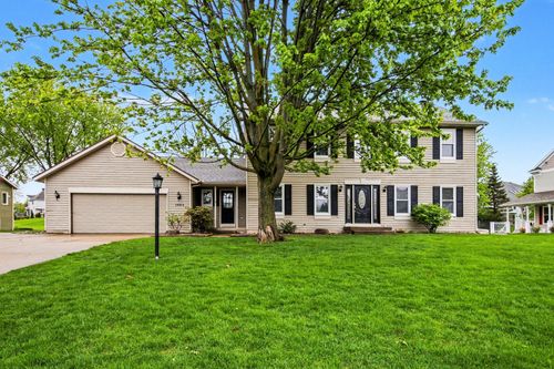 1330 Meadowgreen Ct Se, Caledonia, MI, 49316-9040 | Card Image