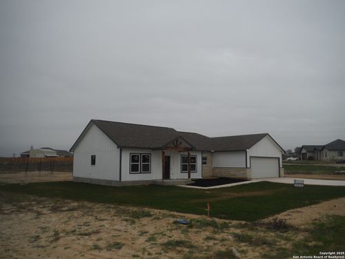 202 Colonial Ln, La Vernia, TX, 78121-0180 | Card Image