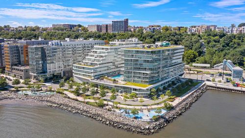 914-800 Ave At Port Imperial Blvd, Weehawken, NJ, 07086-5511 | Card Image