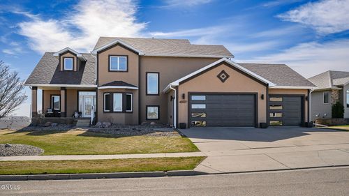 4607 Granite Dr, Bismarck, ND, 58503-6135 | Card Image