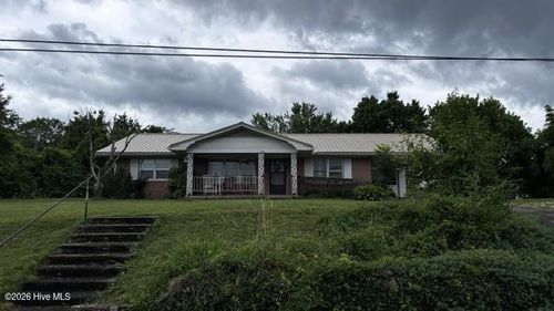 17 Moore St, Andrews, NC, 28901-0648 | Card Image