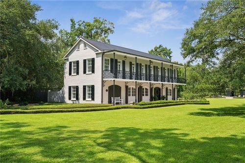 401 Country Club Dr, Covington, LA, 70433-4804 | Card Image