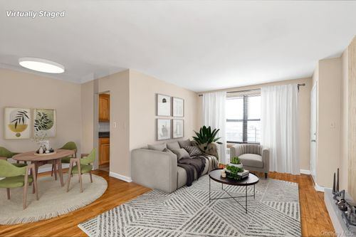 1st-67-50 197th St, Fresh Meadows, NY, 11365-4037 | Card Image