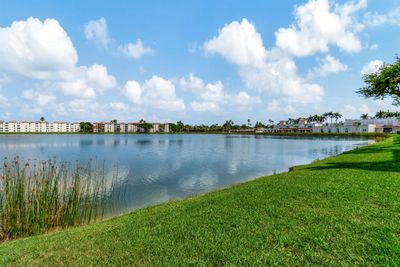 110 - 14096 Huntington Pointe Drive, Condo with 2 bedrooms, 2 bathrooms and null parking in Delray Beach FL | Image 2