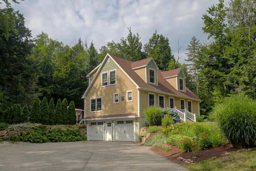 5 Swift River Cir, Albany, NH, 03818-6077 | Card Image