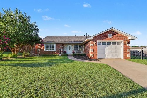132 Florence Dr, Cordell, OK, 73632-5604 | Card Image