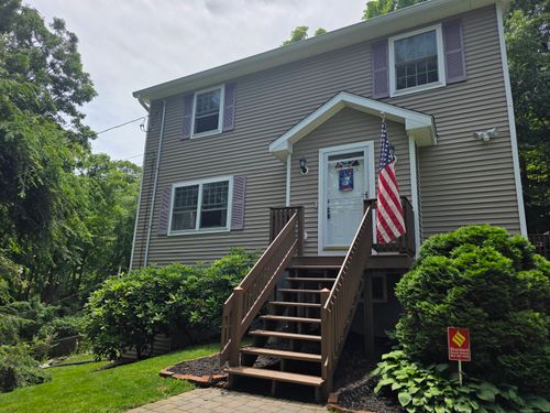 141 Grove St, Shelton, CT, 06484-5609 | Card Image